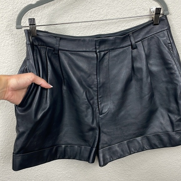 Alice + Olivia Conry Lamb Leather Cuffed Pleated Shorts High Rise Black - Picture 5 of 15